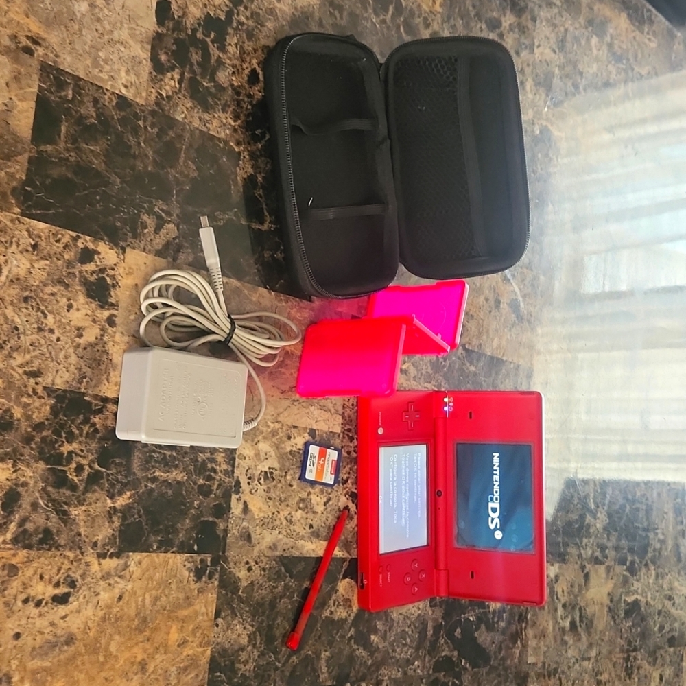Nintendo dsi red